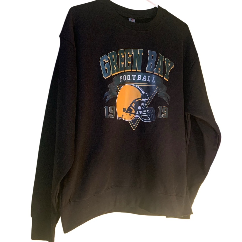 Green Bay Packers football sweatshirt size large
NWOT